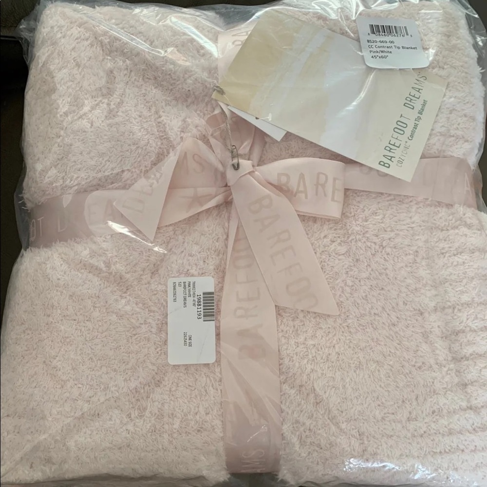 Same day ship! Barefoot Dreams Cozy Chic Throw